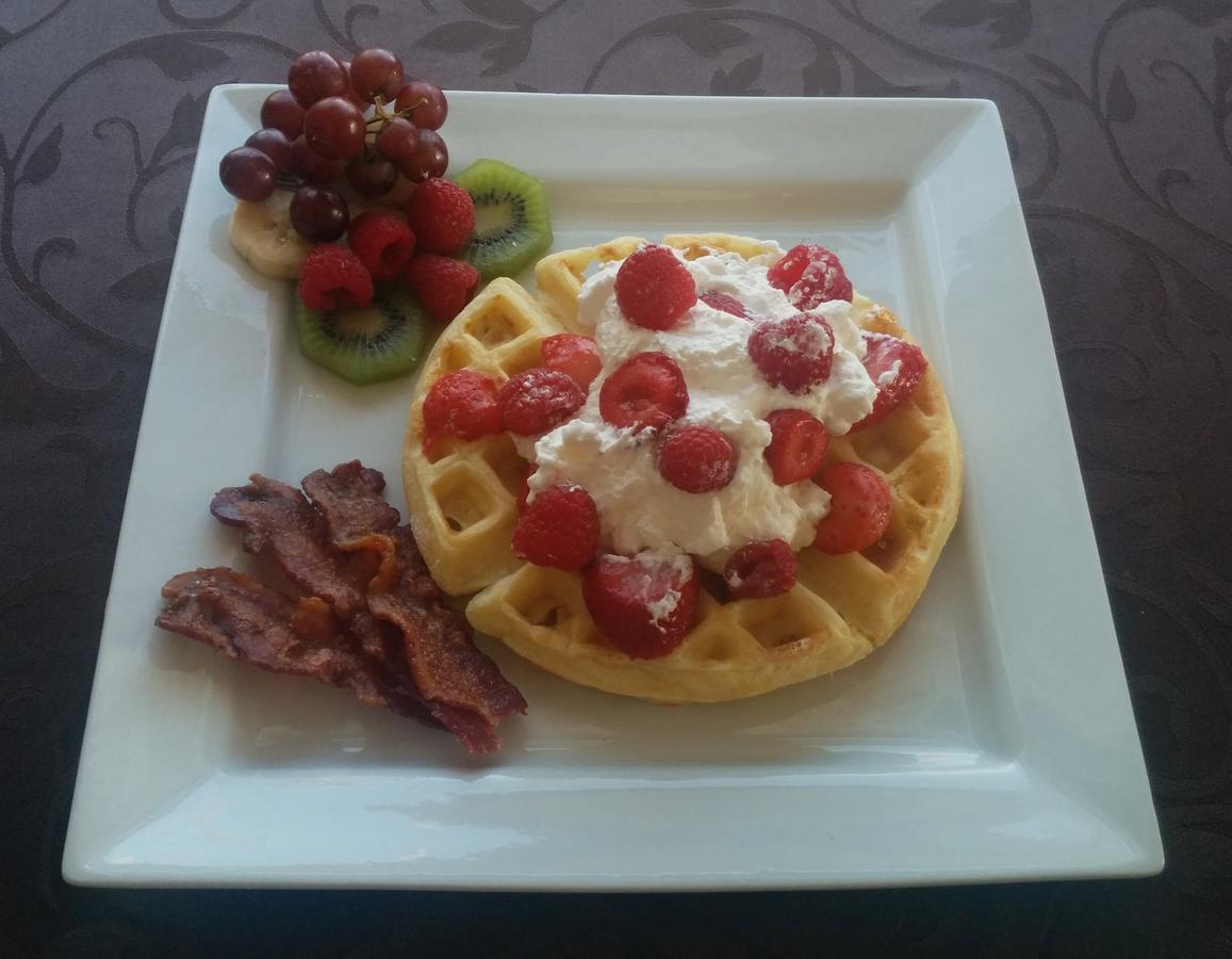 YYC Novel Bed And Breakfast מראה חיצוני תמונה
